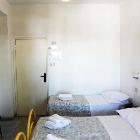 Hotel Elde Риччоне Экстерьер фото